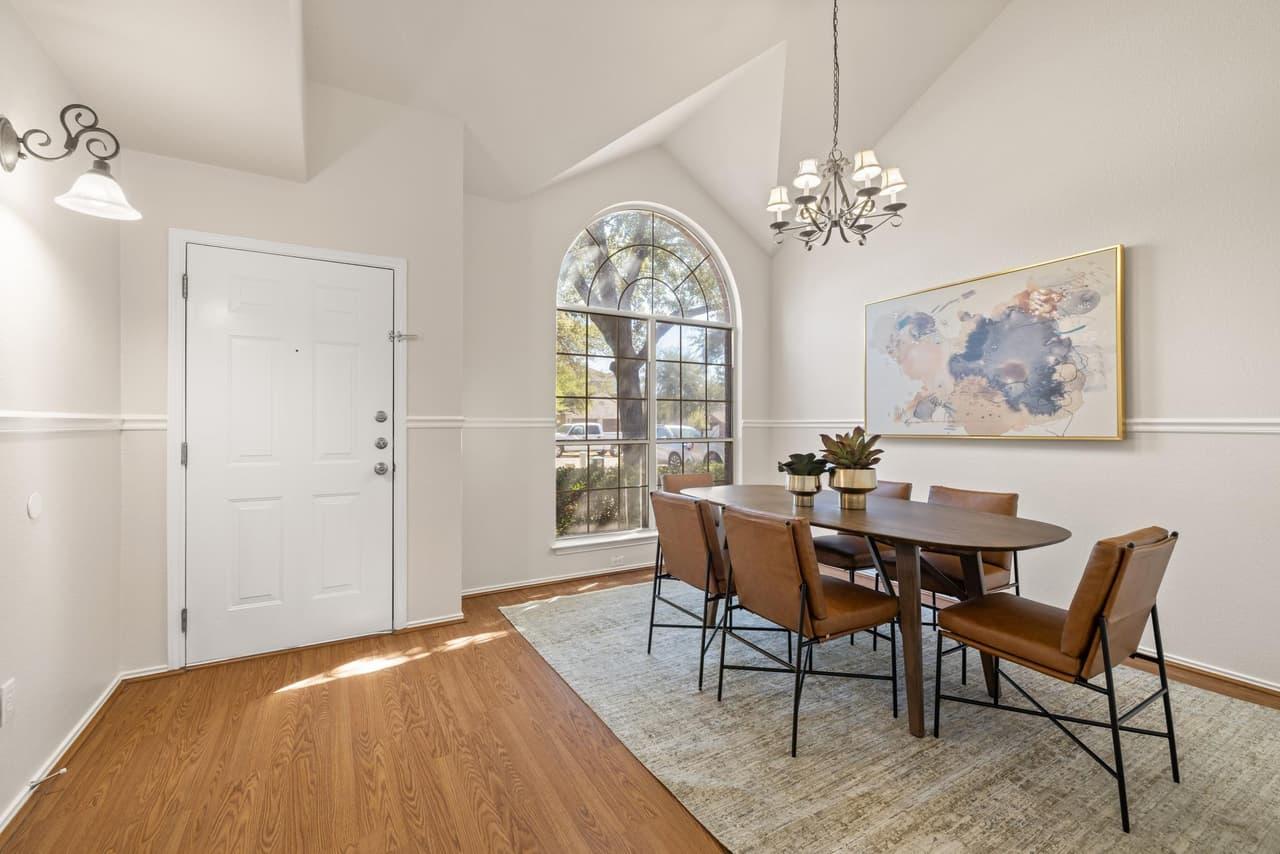 17308  Valentine Dr photo 3