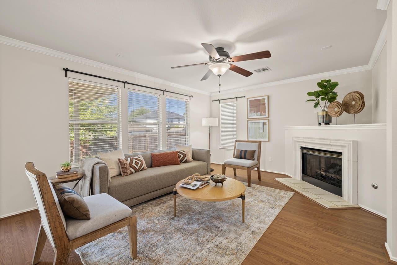 17308  Valentine Dr photo 4