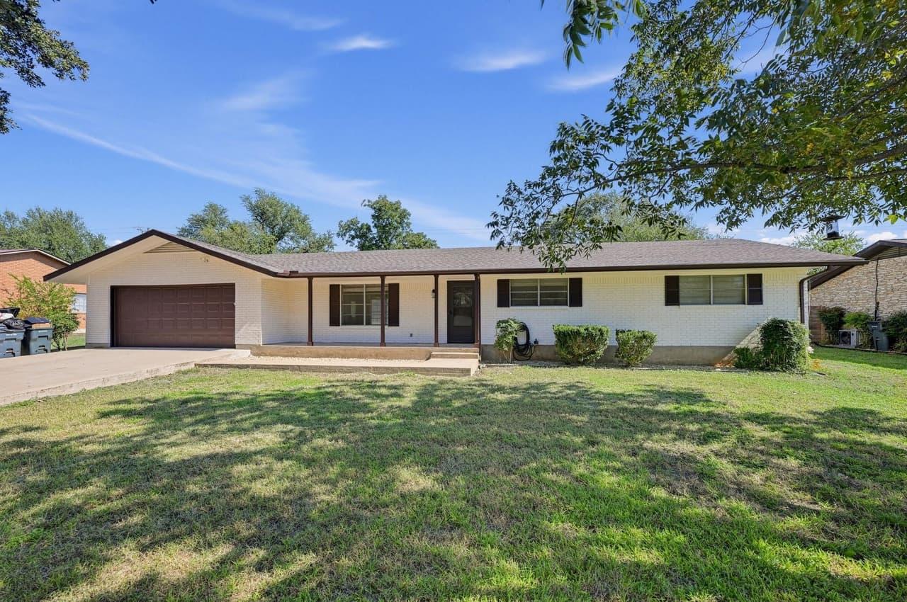 1611  Mesquite Ln