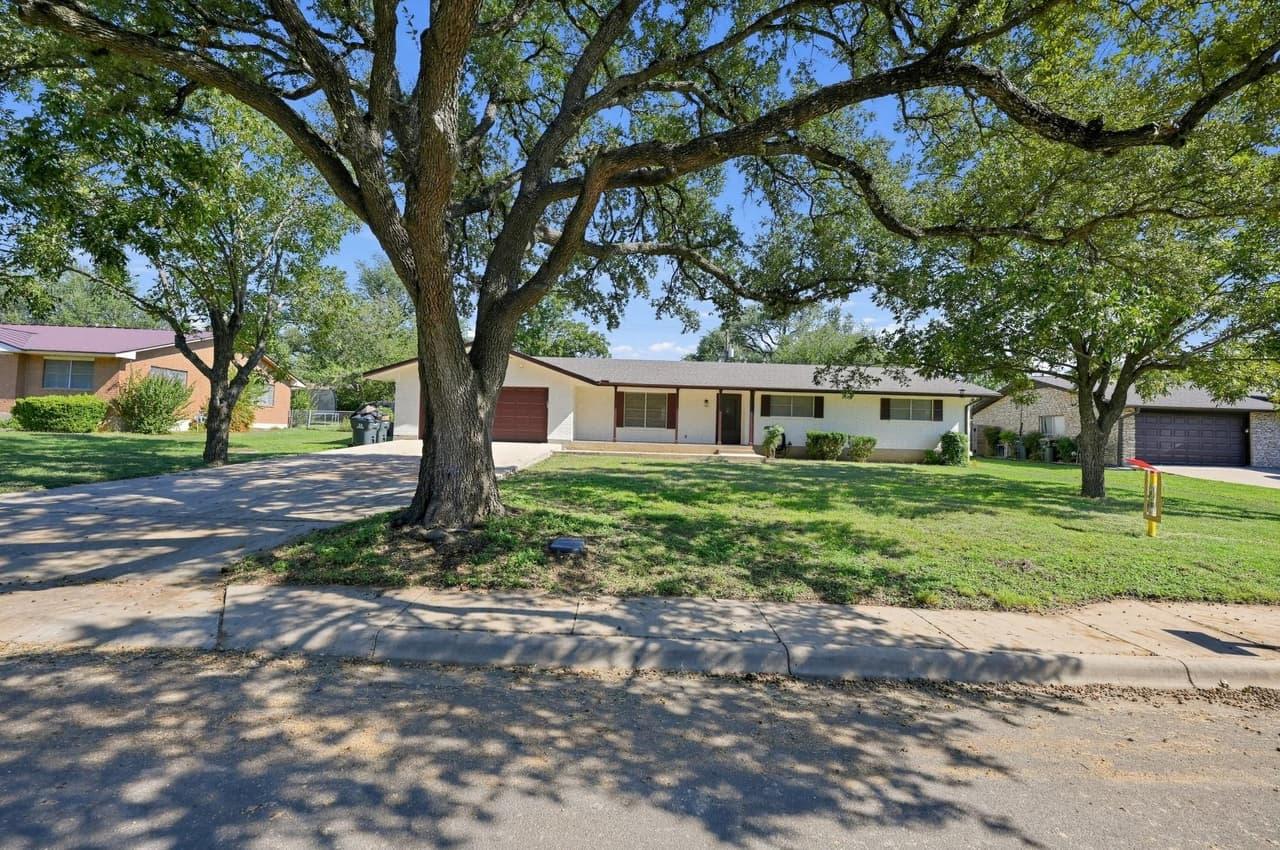 1611  Mesquite Ln photo 3