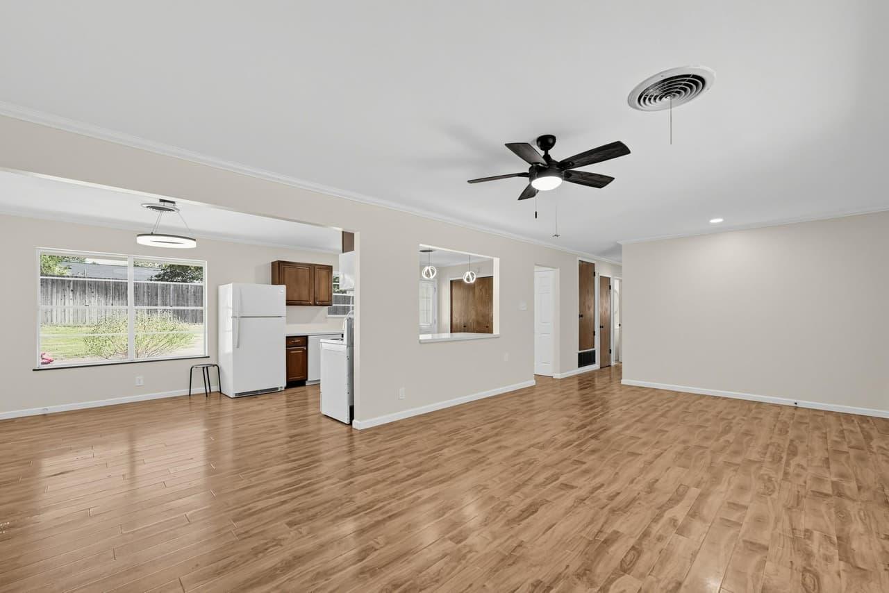 1611  Mesquite Ln photo 4