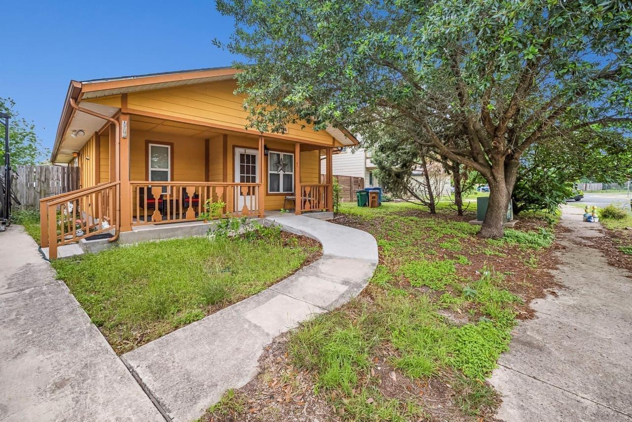 7104  Villita Avenida St