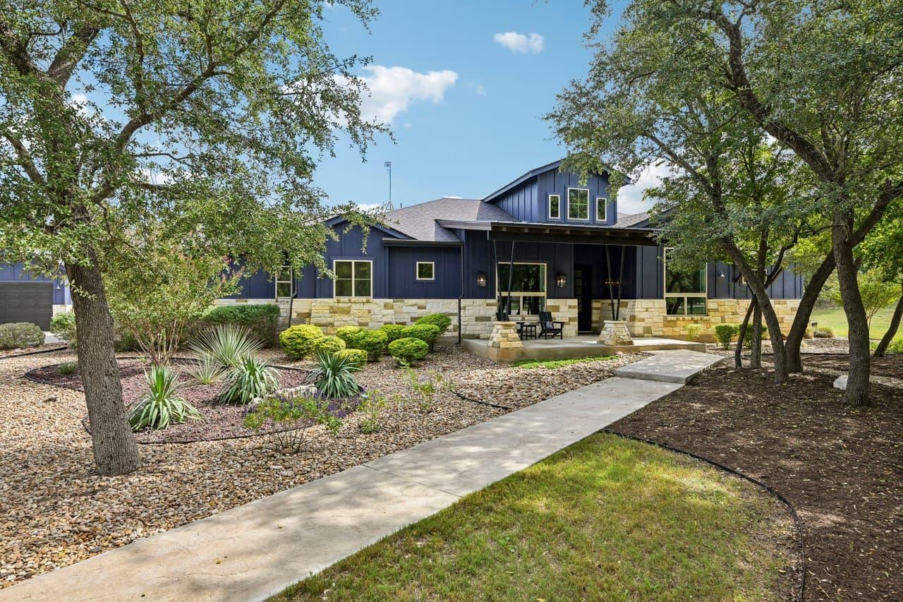 540  Oak Point Ct