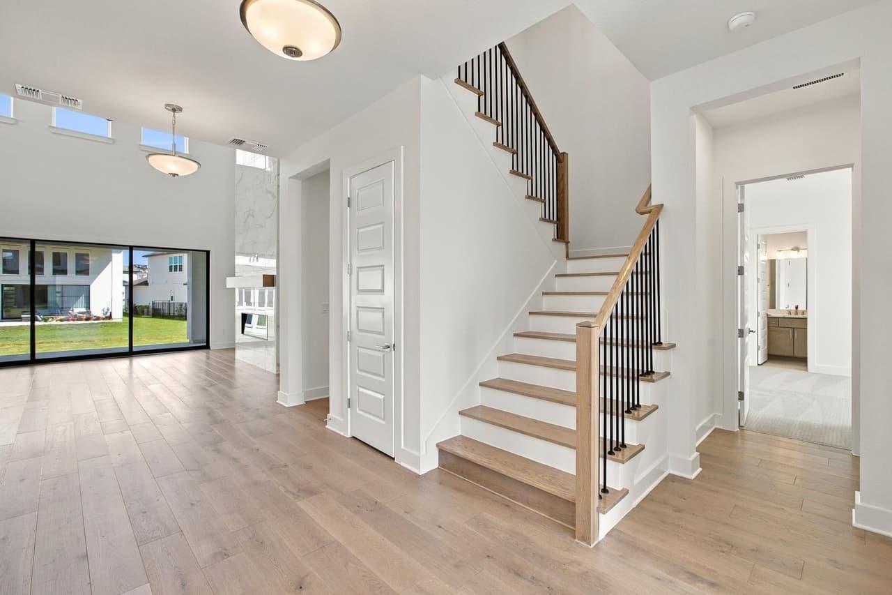 2540  Chiavari Way photo 3