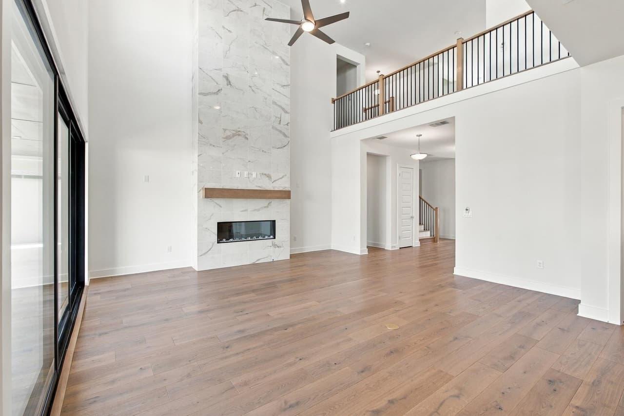 2540  Chiavari Way photo 4