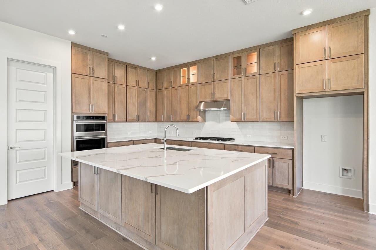 2540  Chiavari Way photo 5