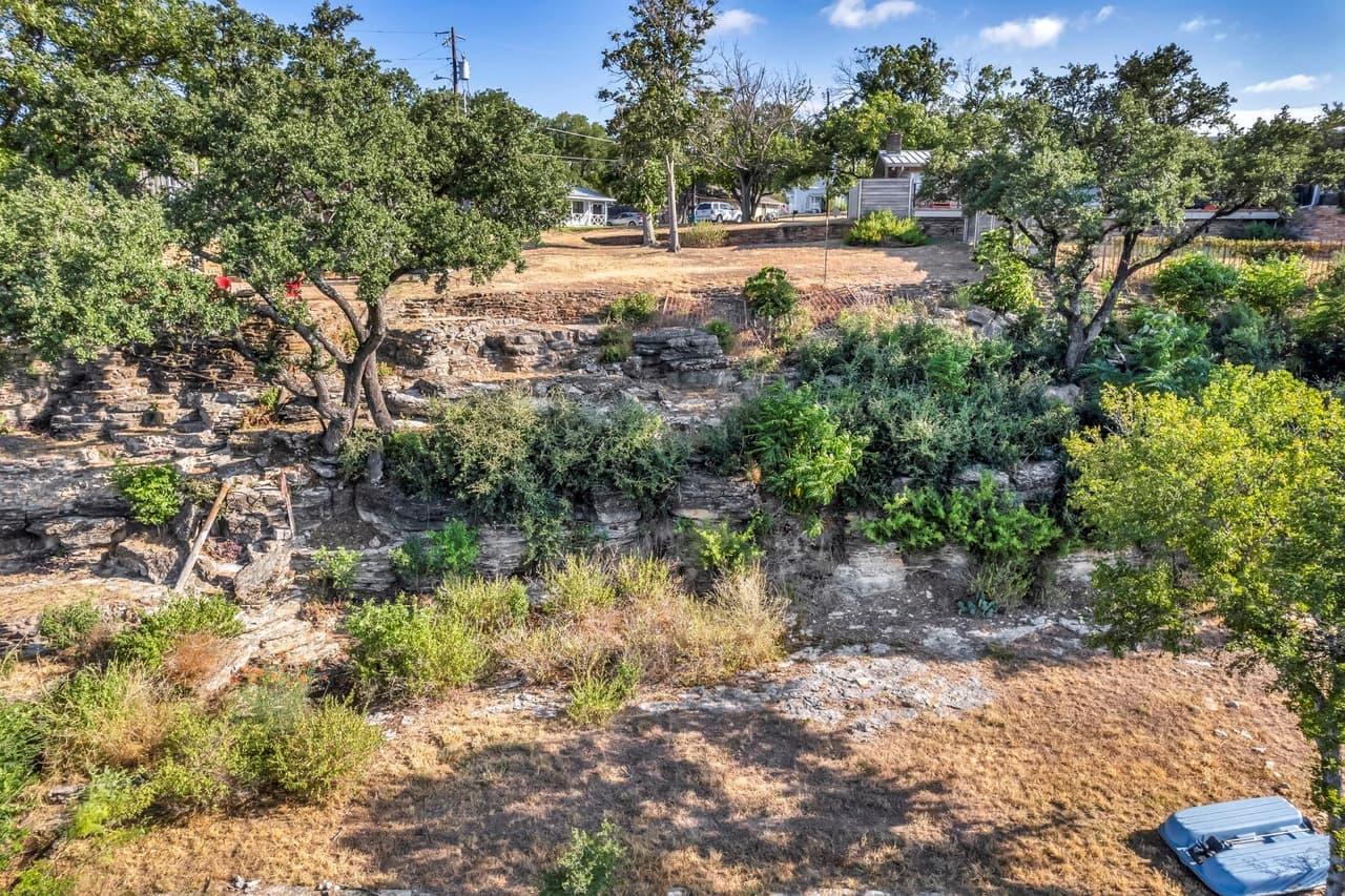 2800  Circle Dr photo 4