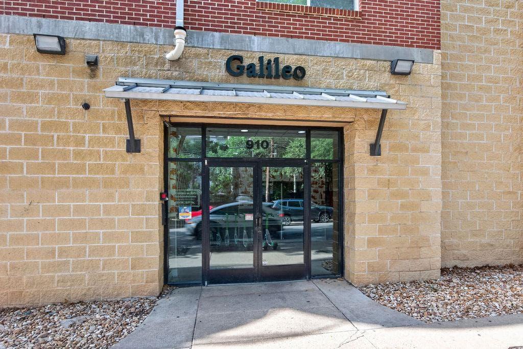 910 W 25th St  #406