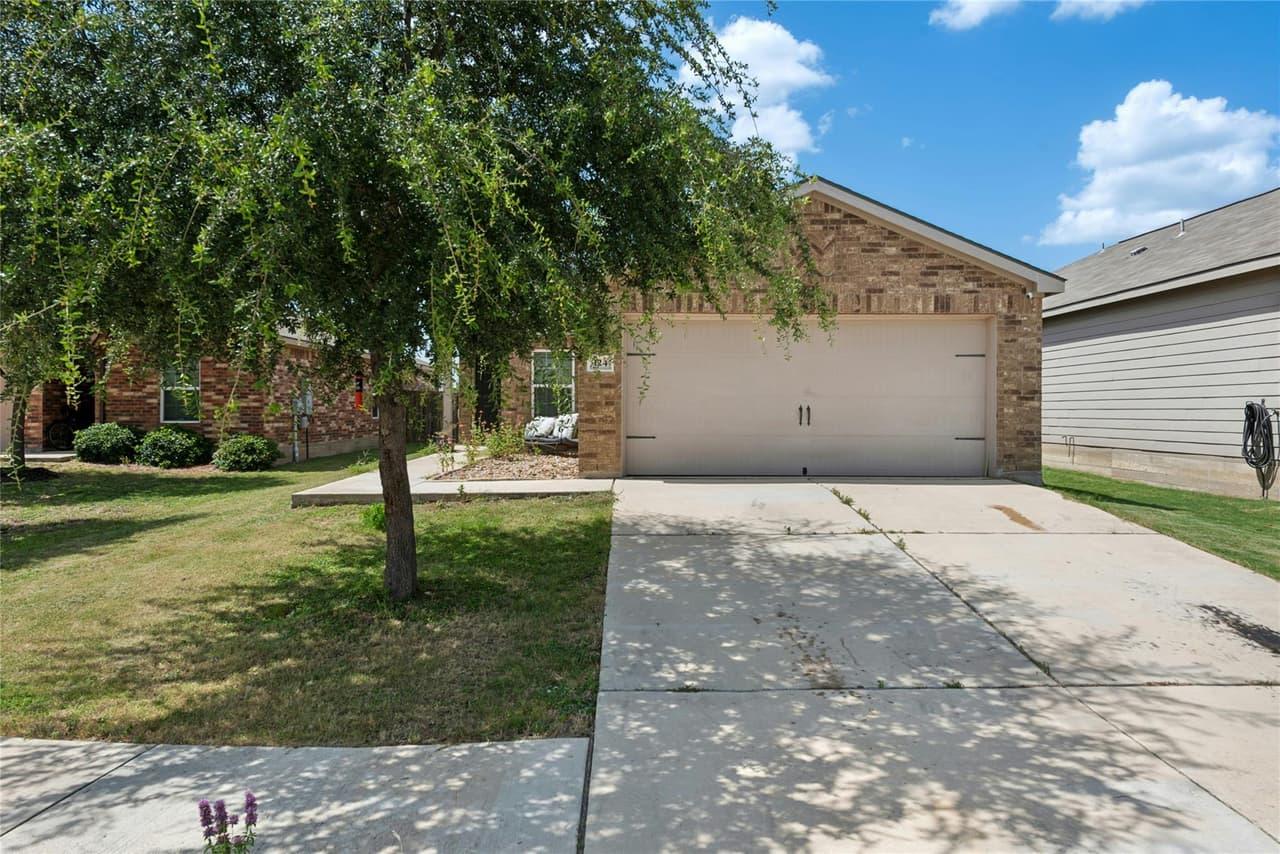 124  Continental Ave photo 4
