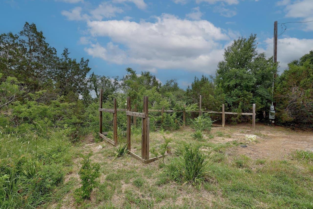 1620  San Gabriel Ranch Rd photo 6