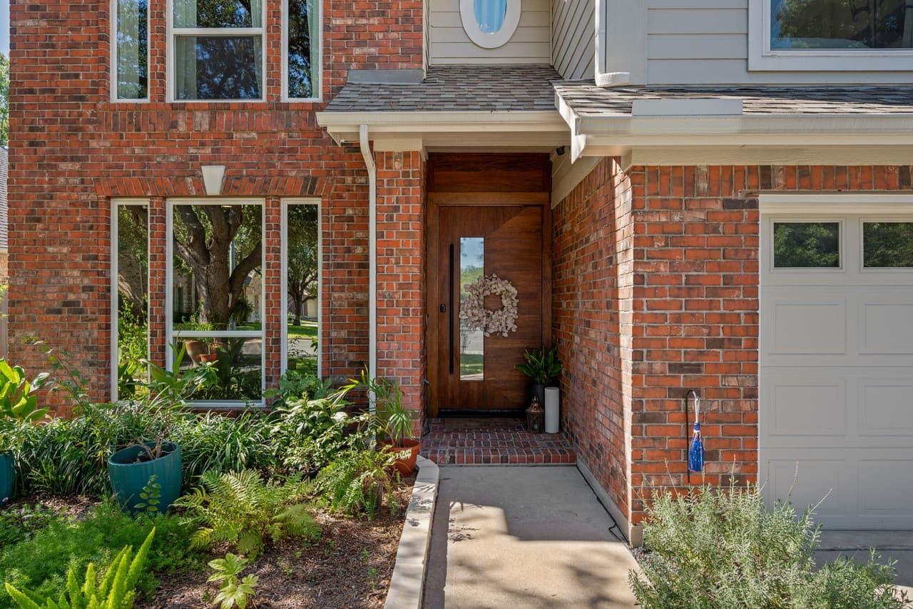 16801  Willow Oak Ln photo 3