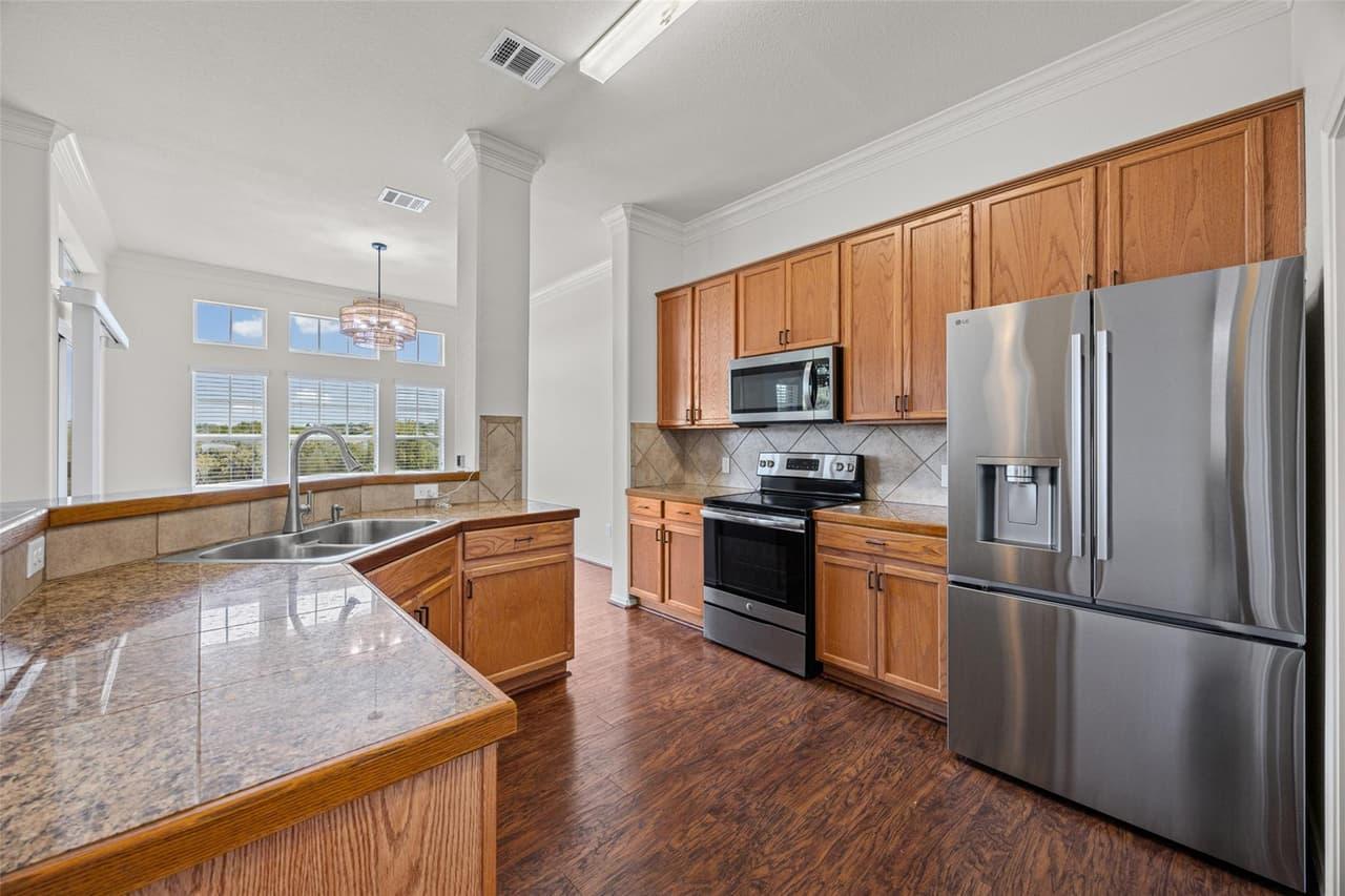 20911  Waterside Dr  #9 photo 6