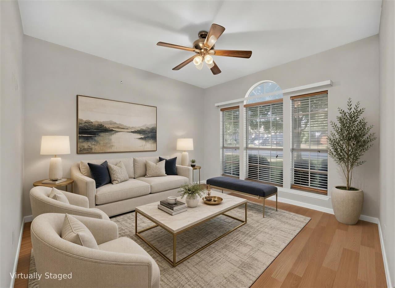 309  Steeplechase Dr photo 4