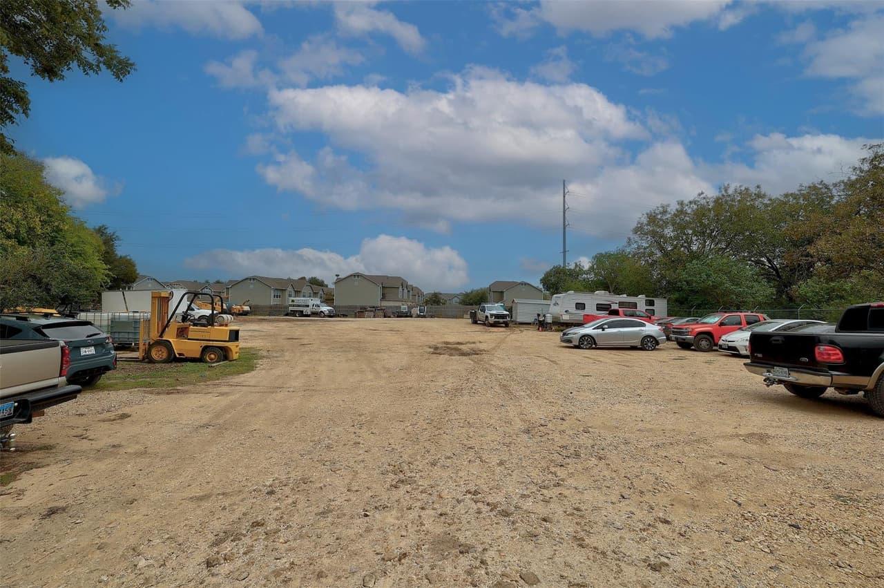 2405  Gardenia Dr photo 5