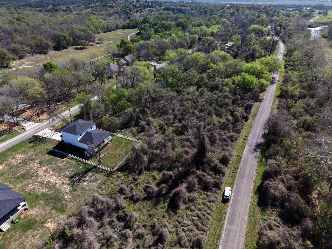 452 E Riverside Dr photo 5