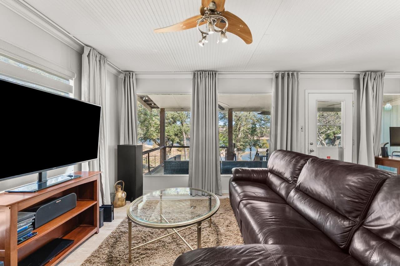 1327  Lake Shore Dr photo 4