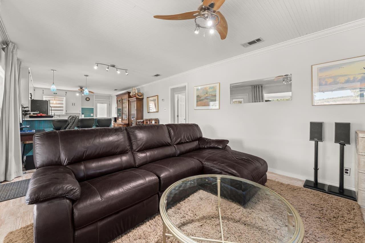 1327  Lake Shore Dr photo 6