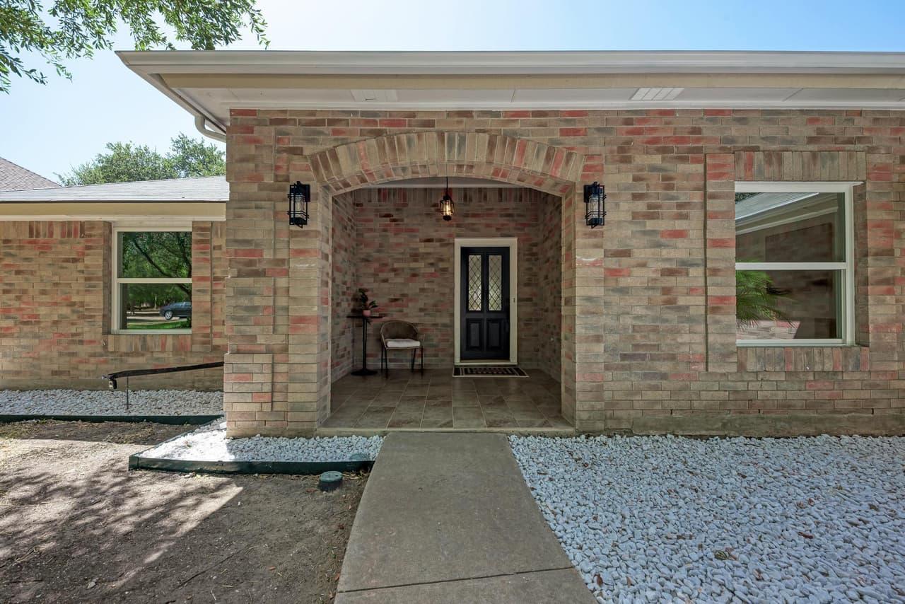 403  Hickory Ridge Trl