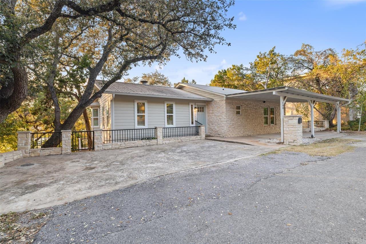 308  Cedar Hurst Ln photo 2