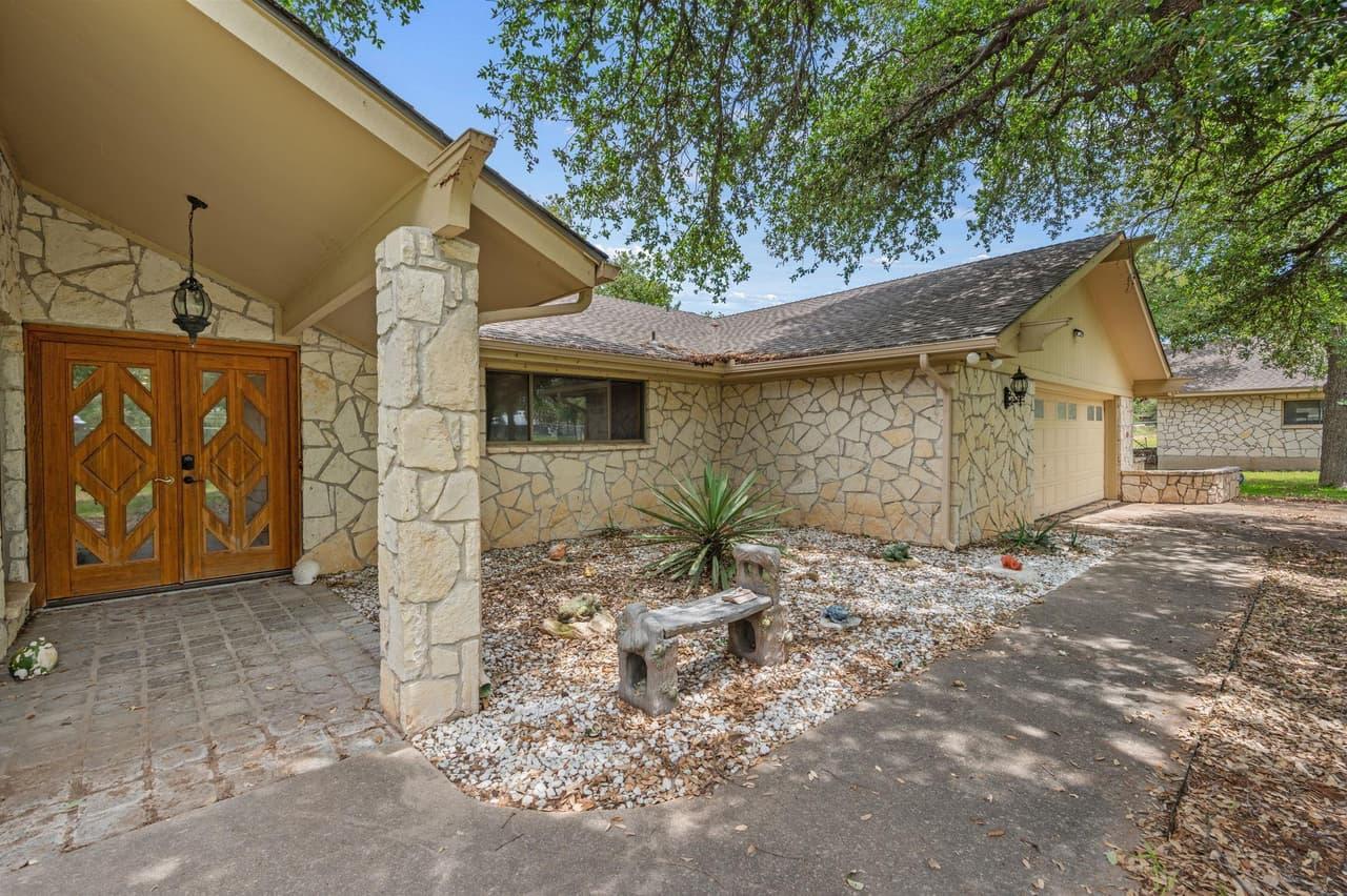 109  Sunset Cir