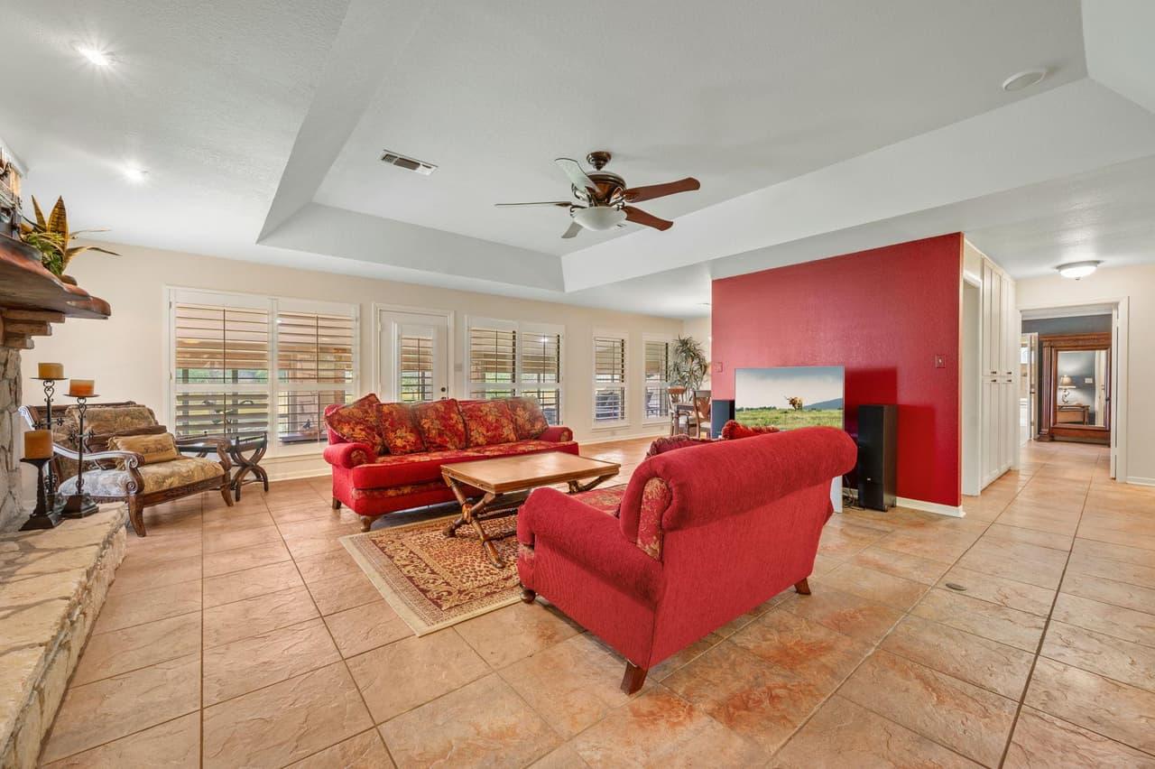 109  Sunset Cir photo 6