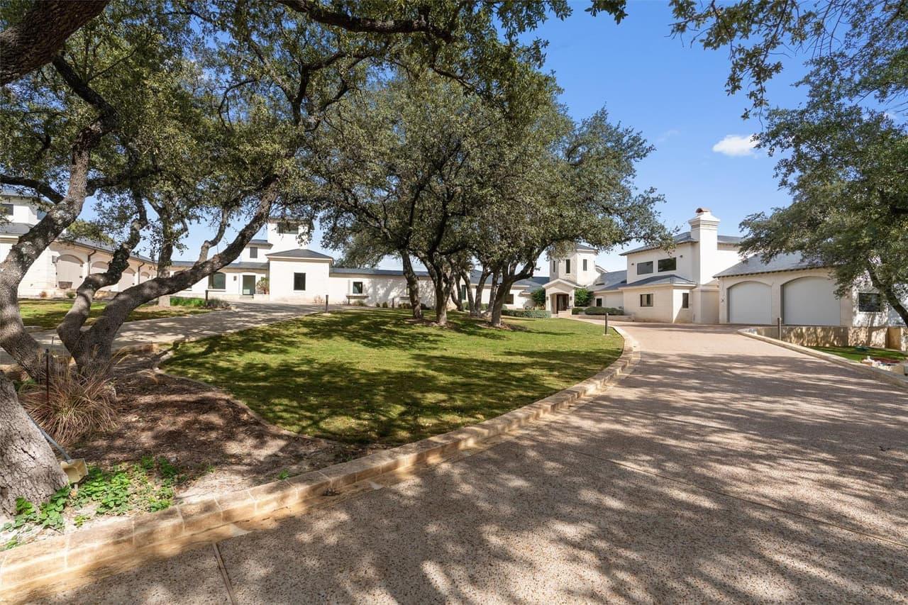 26100  Countryside Dr photo 3