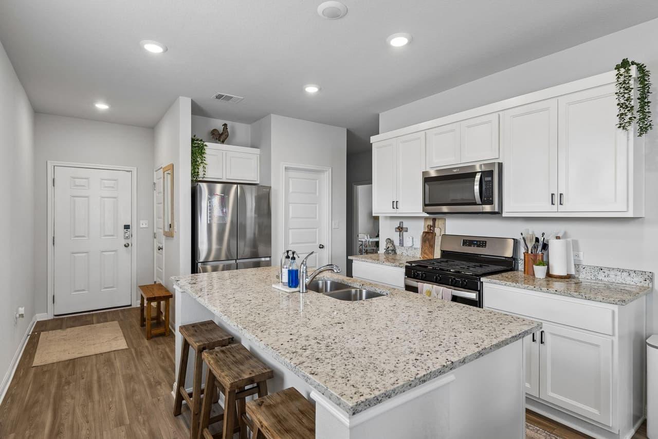 10600  Ridan Way photo 6