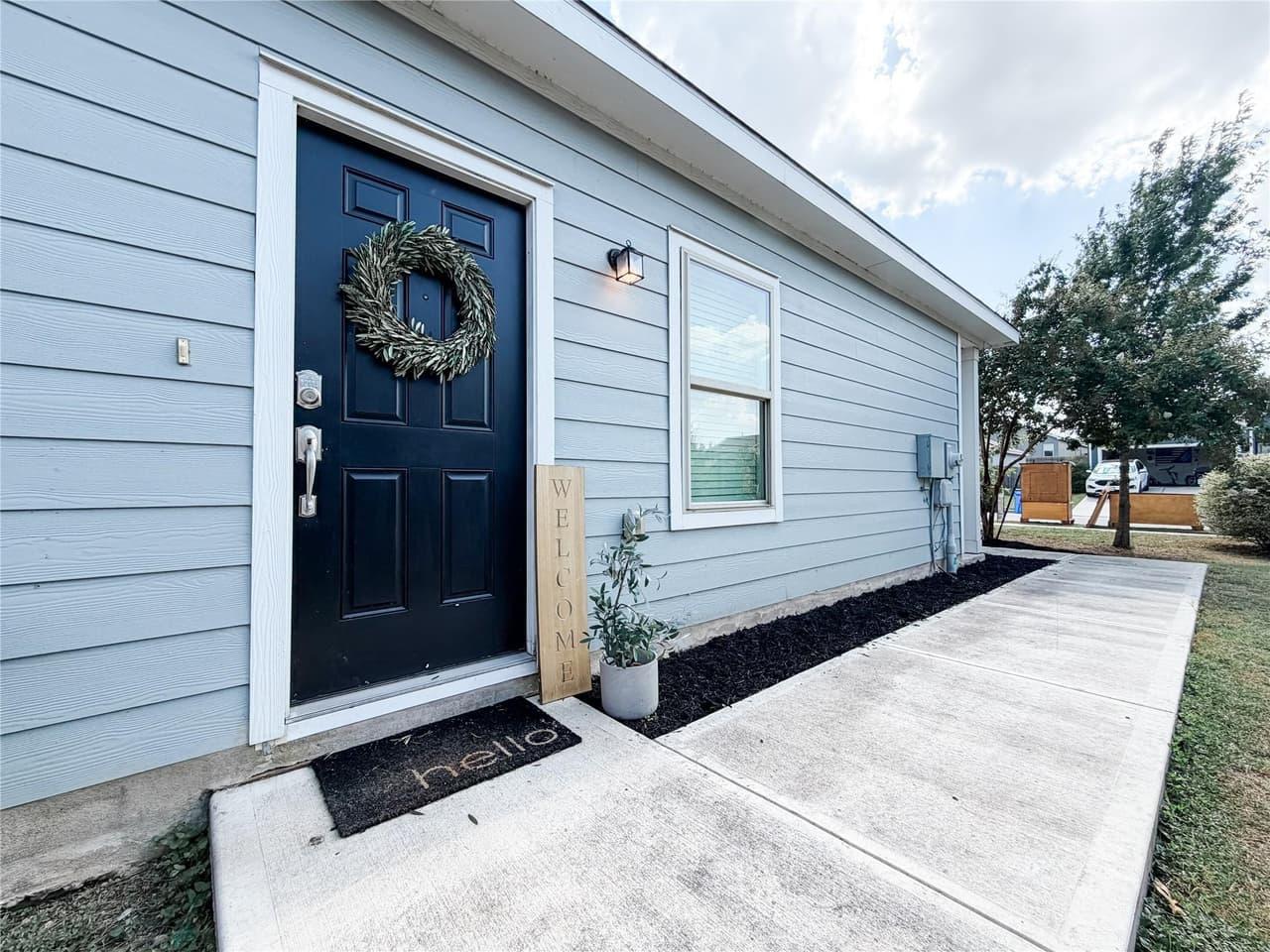 161  Emerald Green Trl photo 3