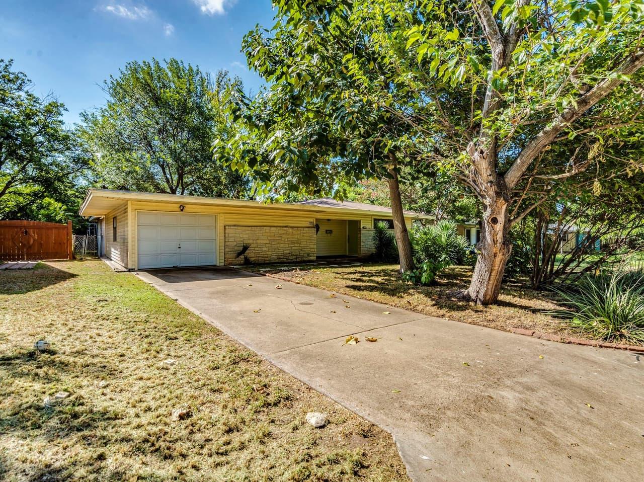 7707  Tisdale Dr photo 3