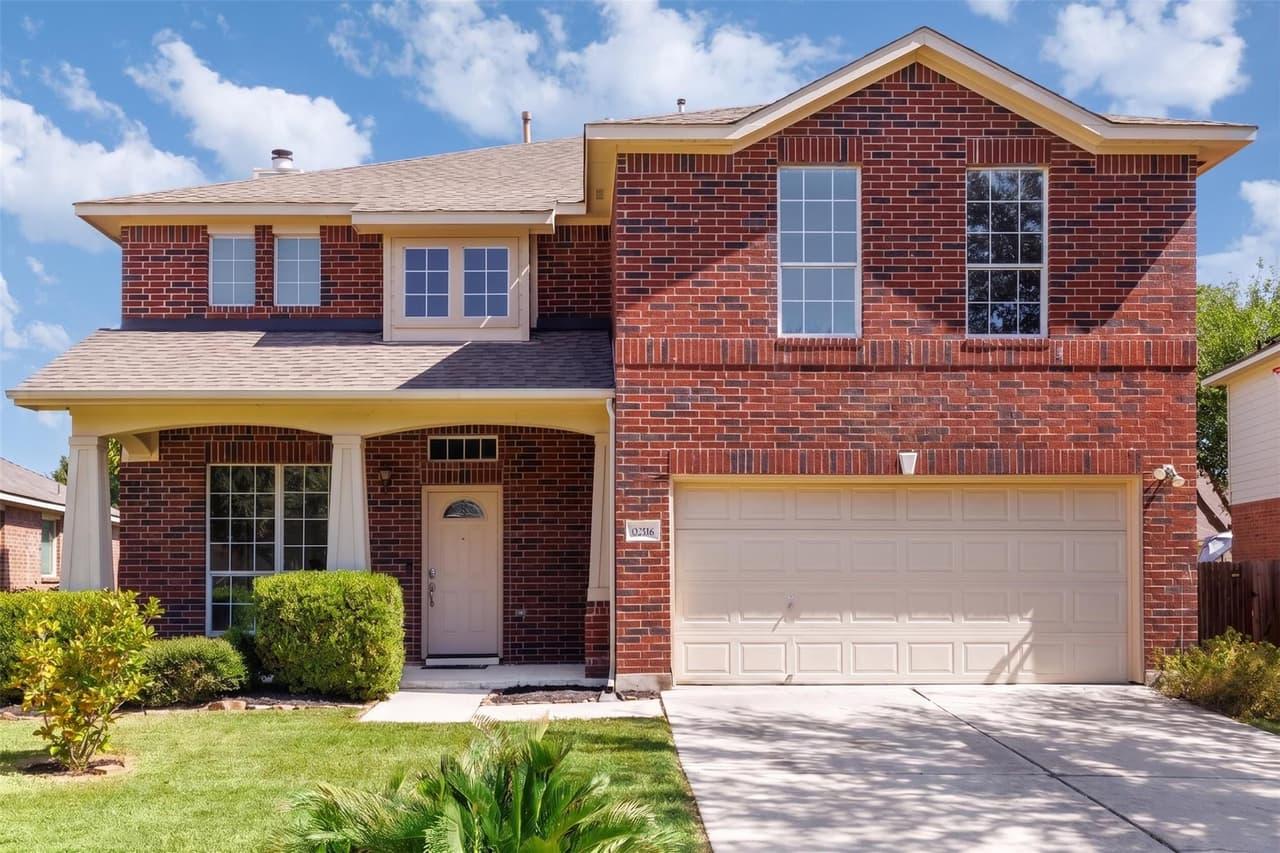 20516  Farm Pond Ln