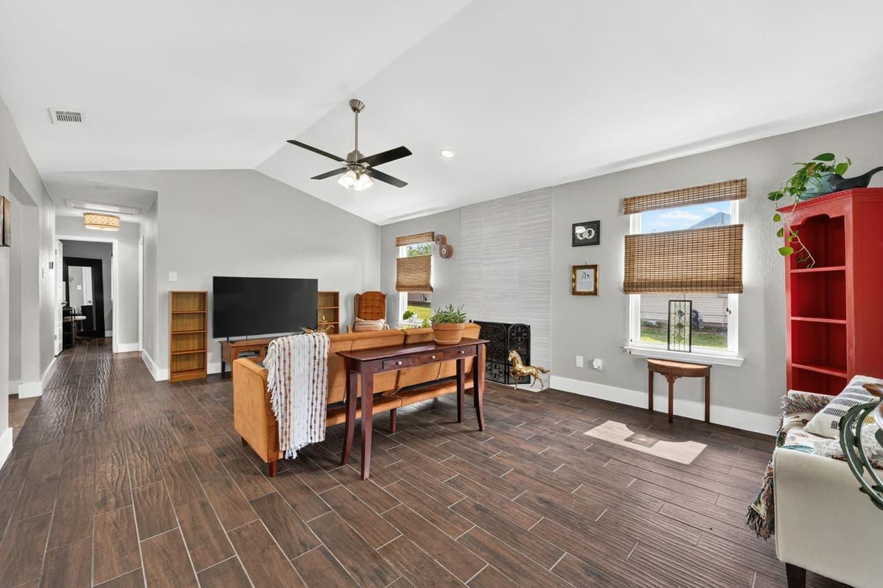 12212  Mustang Dr photo 3