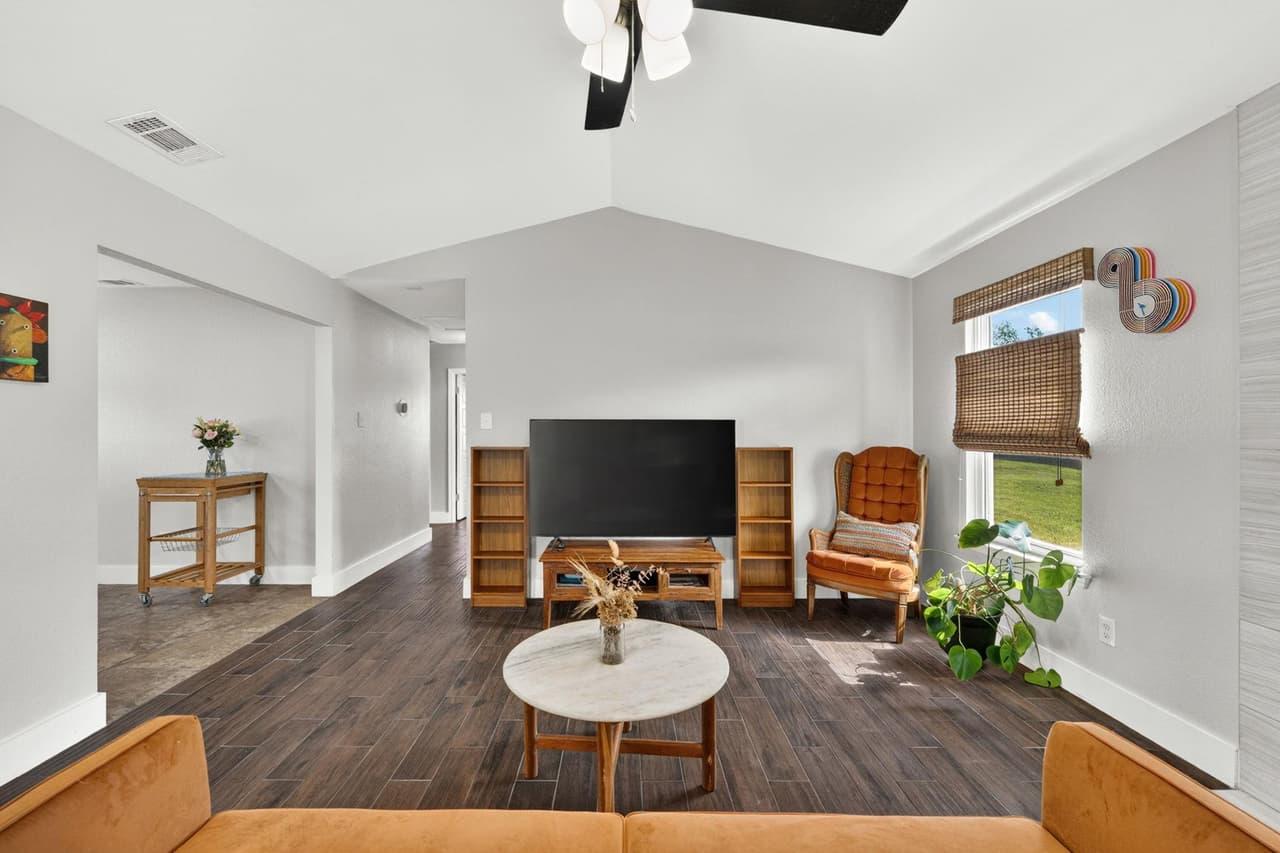 12212  Mustang Dr photo 5