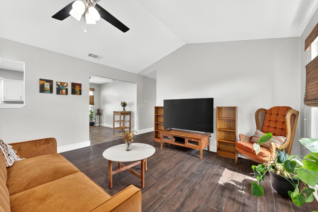 12212  Mustang Dr photo 6
