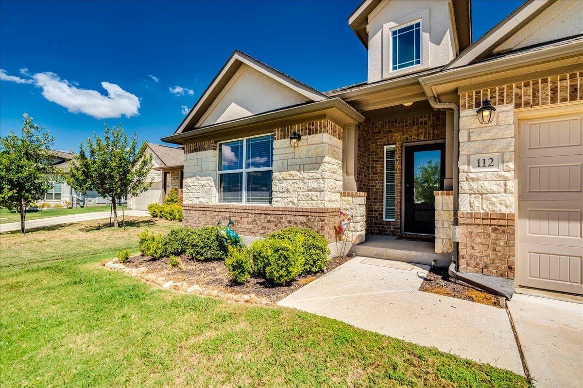 112  Ray Ct
