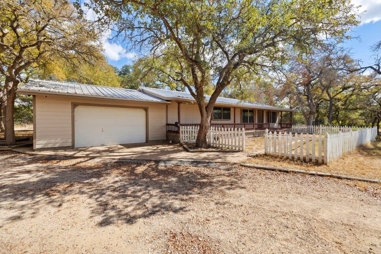 1151  Live Oak Trl