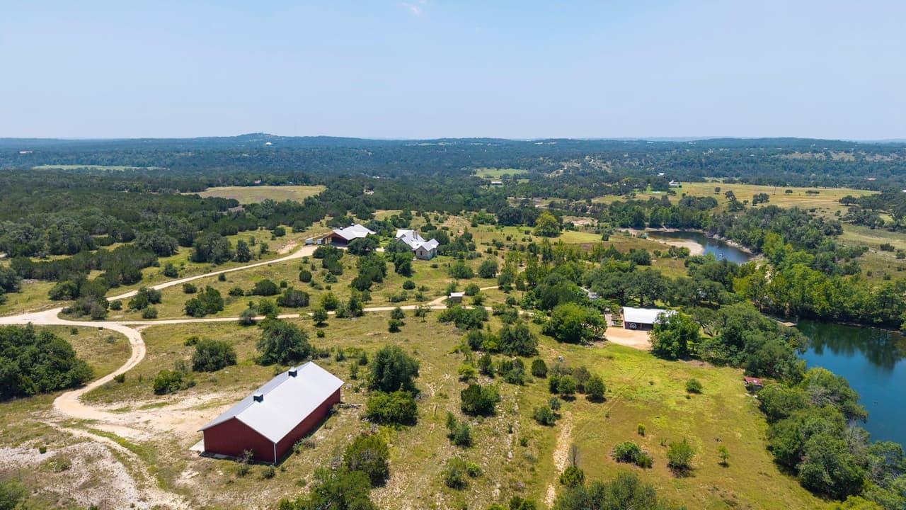 520  Holder Ln photo 6