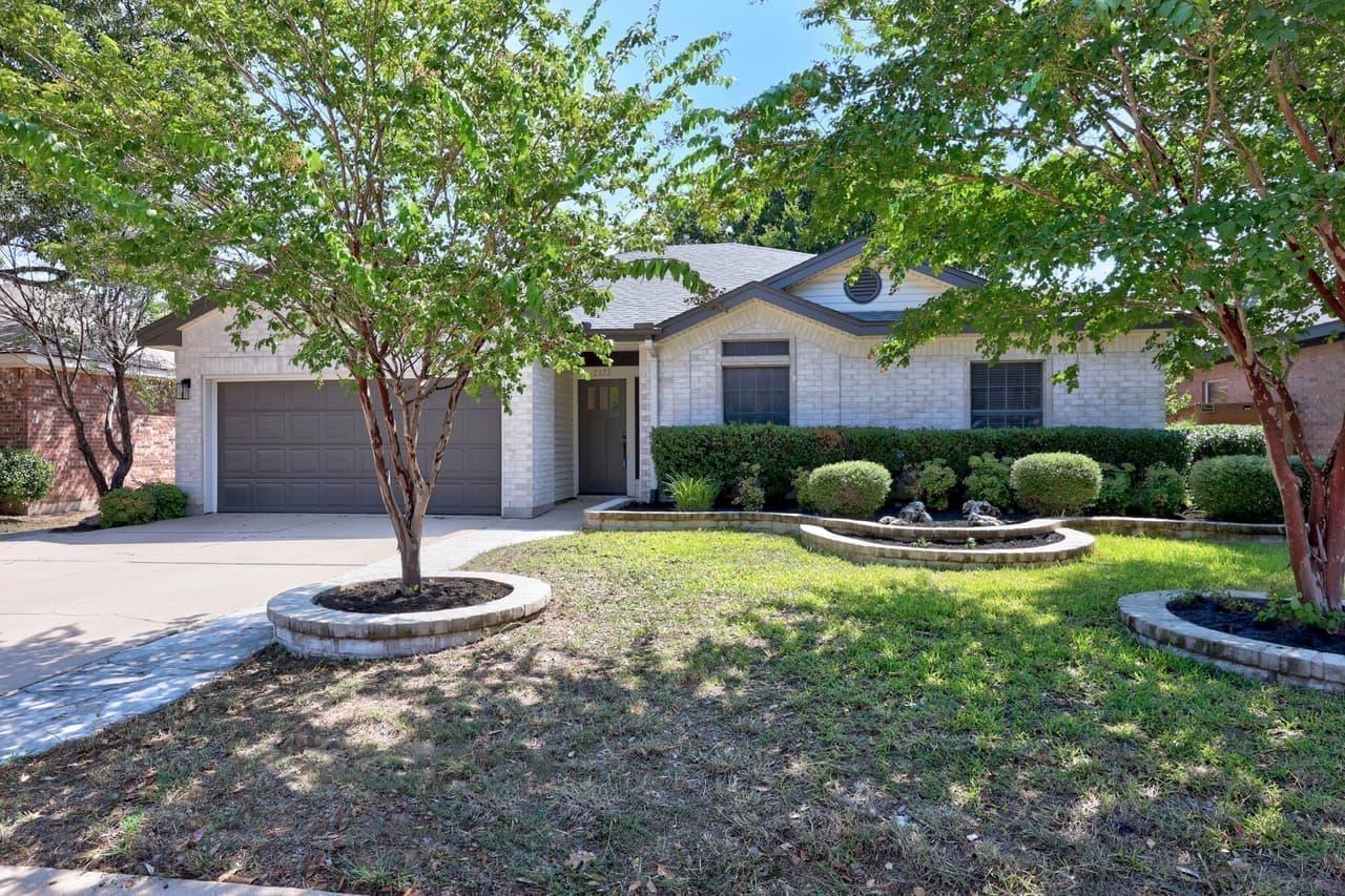 2322  Loquat Ln photo 3
