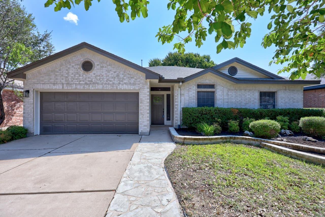 2322  Loquat Ln photo 4