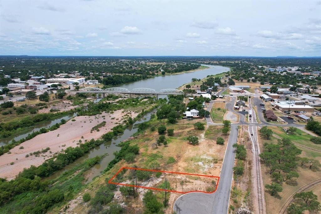 006  Walden Way photo 2