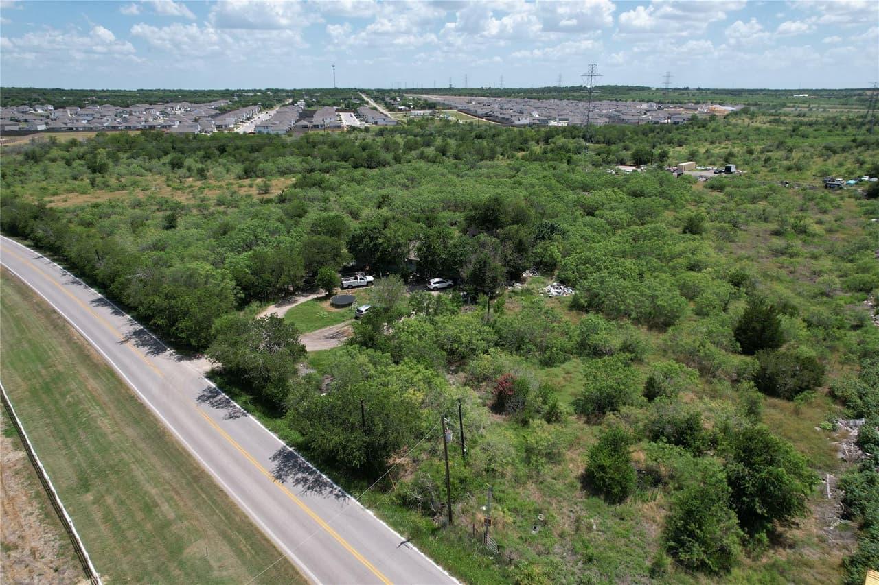 6409  Old Lockhart Rd photo 2