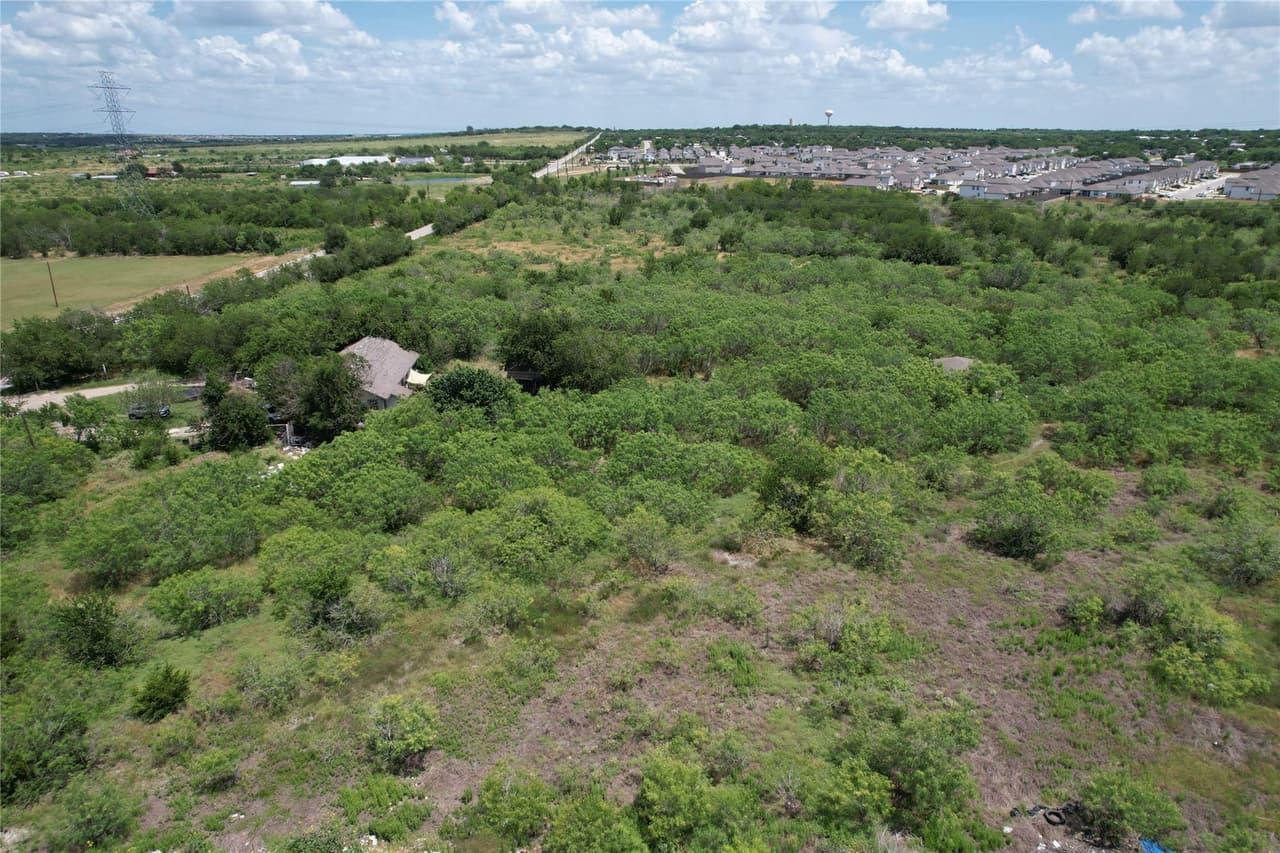 6409  Old Lockhart Rd photo 3