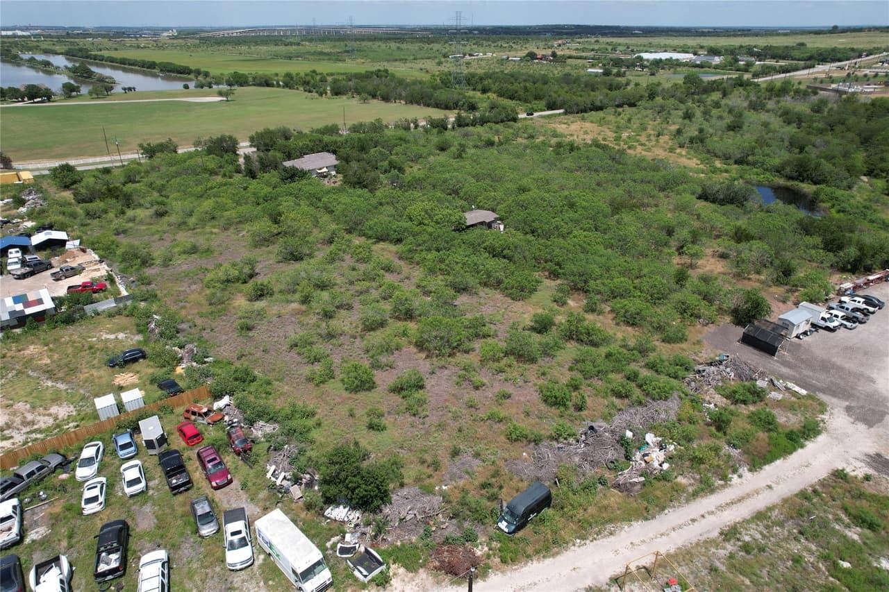 6409  Old Lockhart Rd photo 4