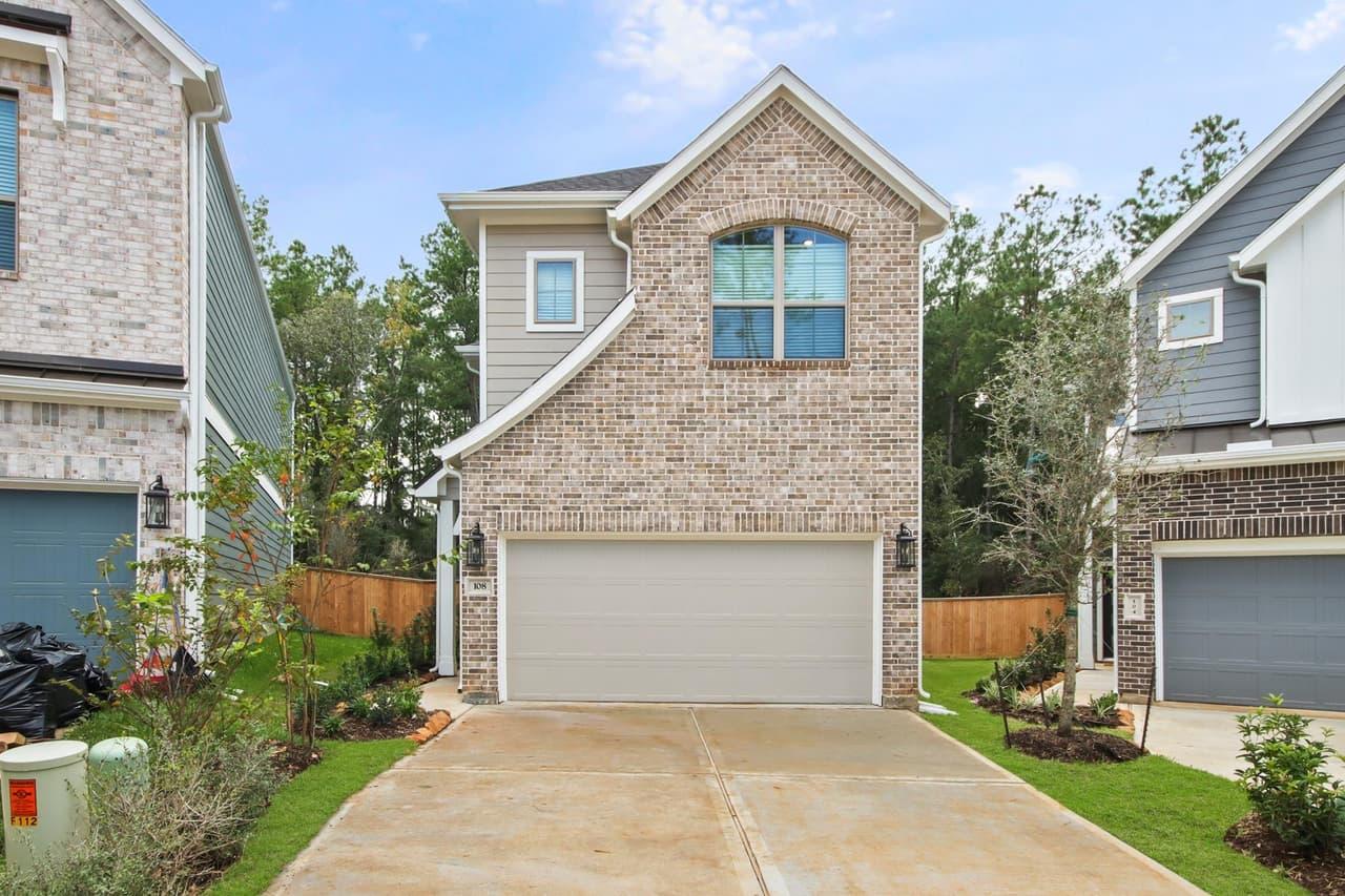 221  Flora Springs Cv