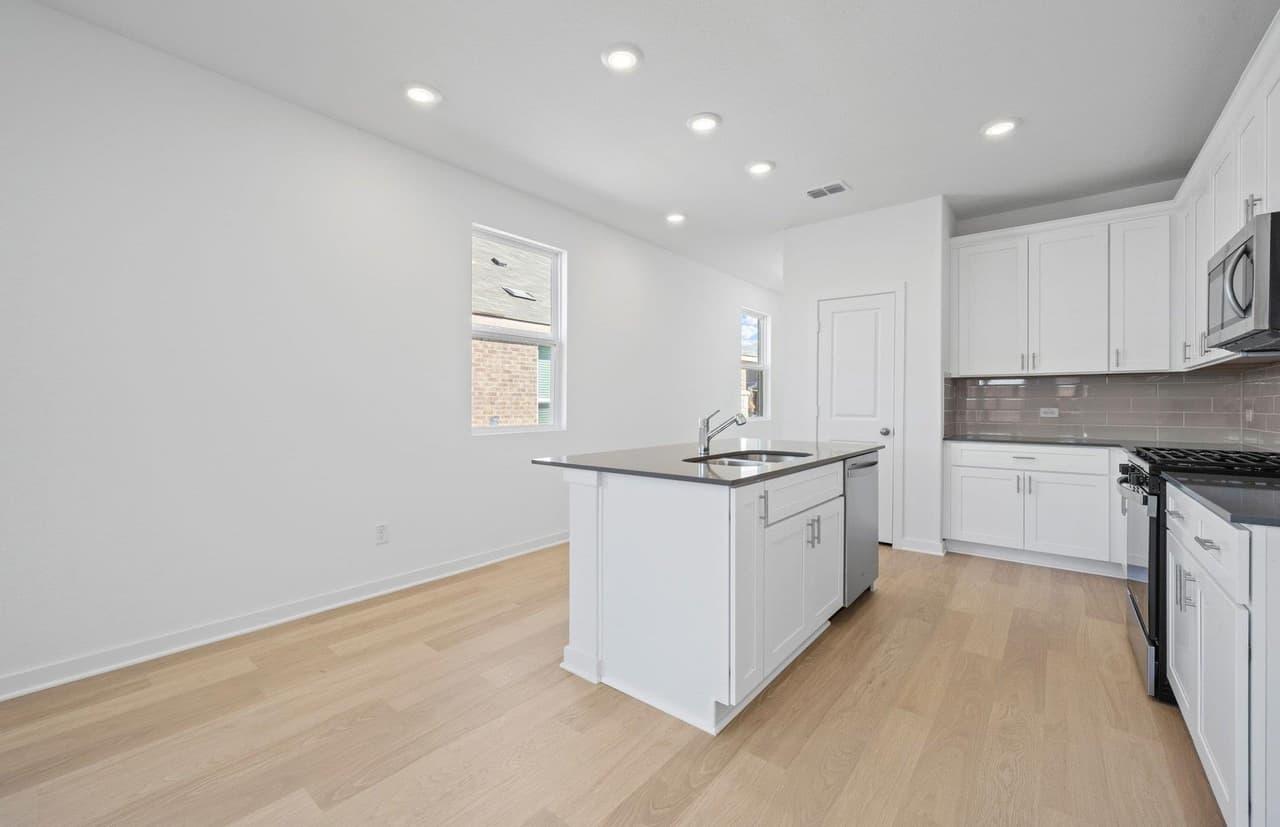 728  Rubber Tree Way photo 5