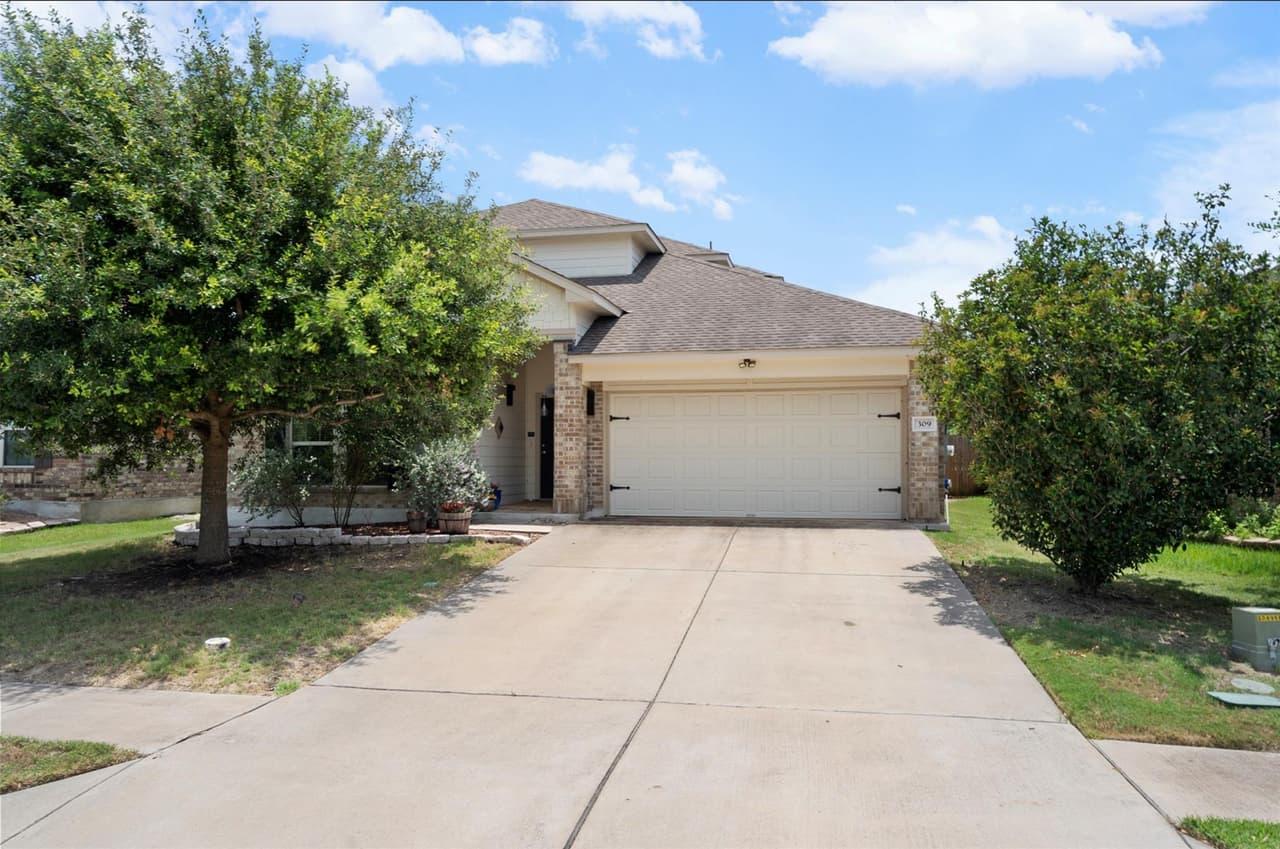 309  Rimrock Ct photo 2