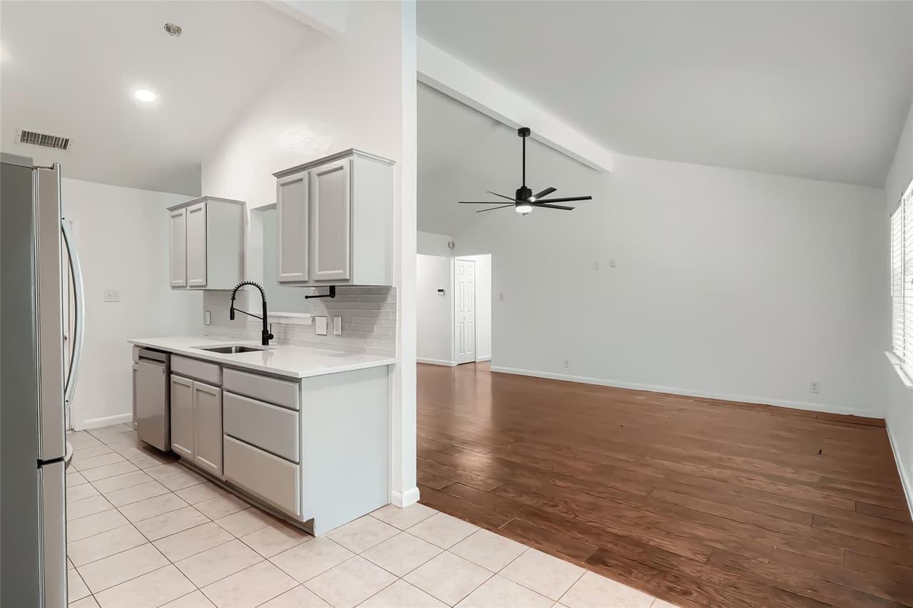8505  Mayview Dr photo 5