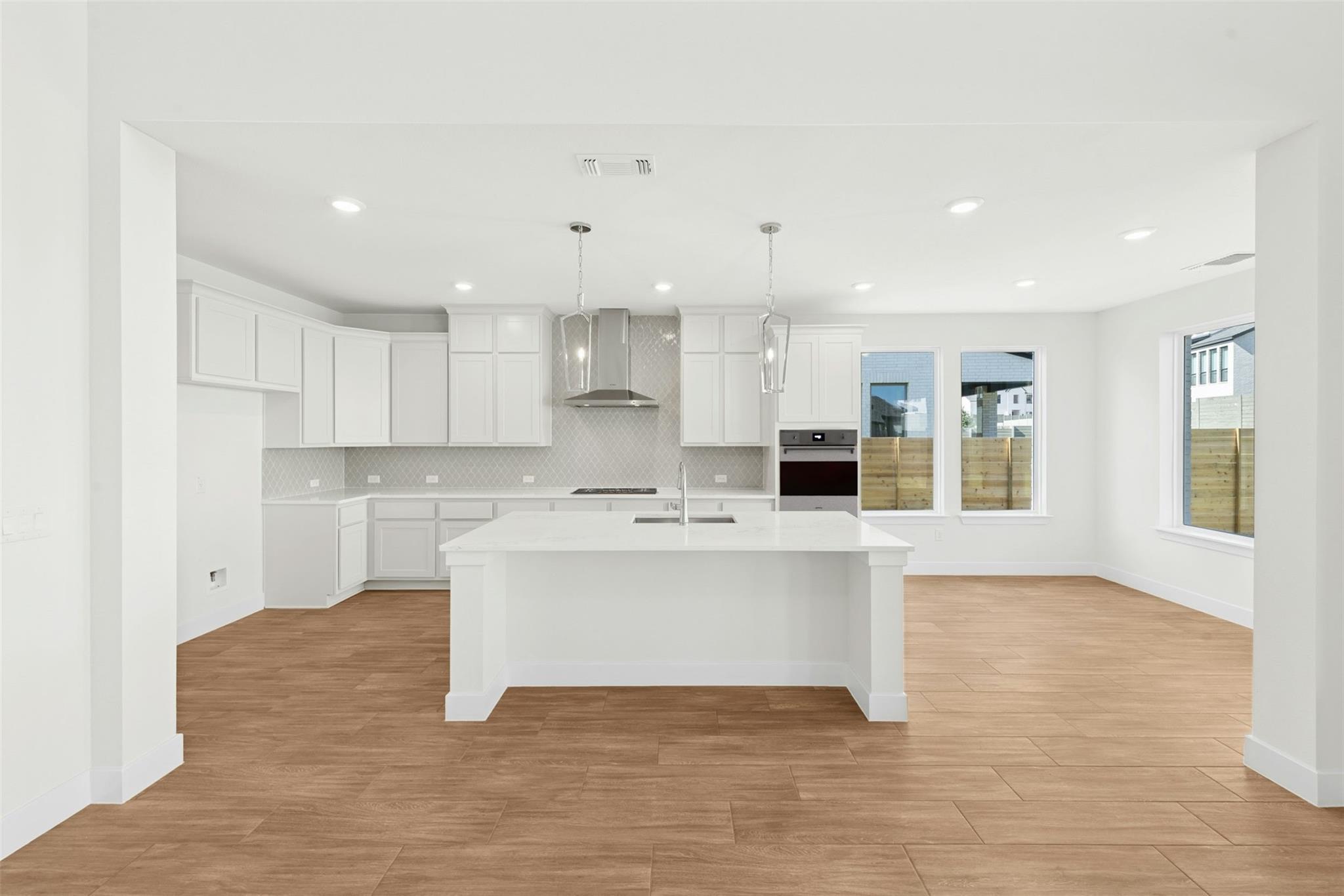 1520  Rodeo Ridge Dr photo 3