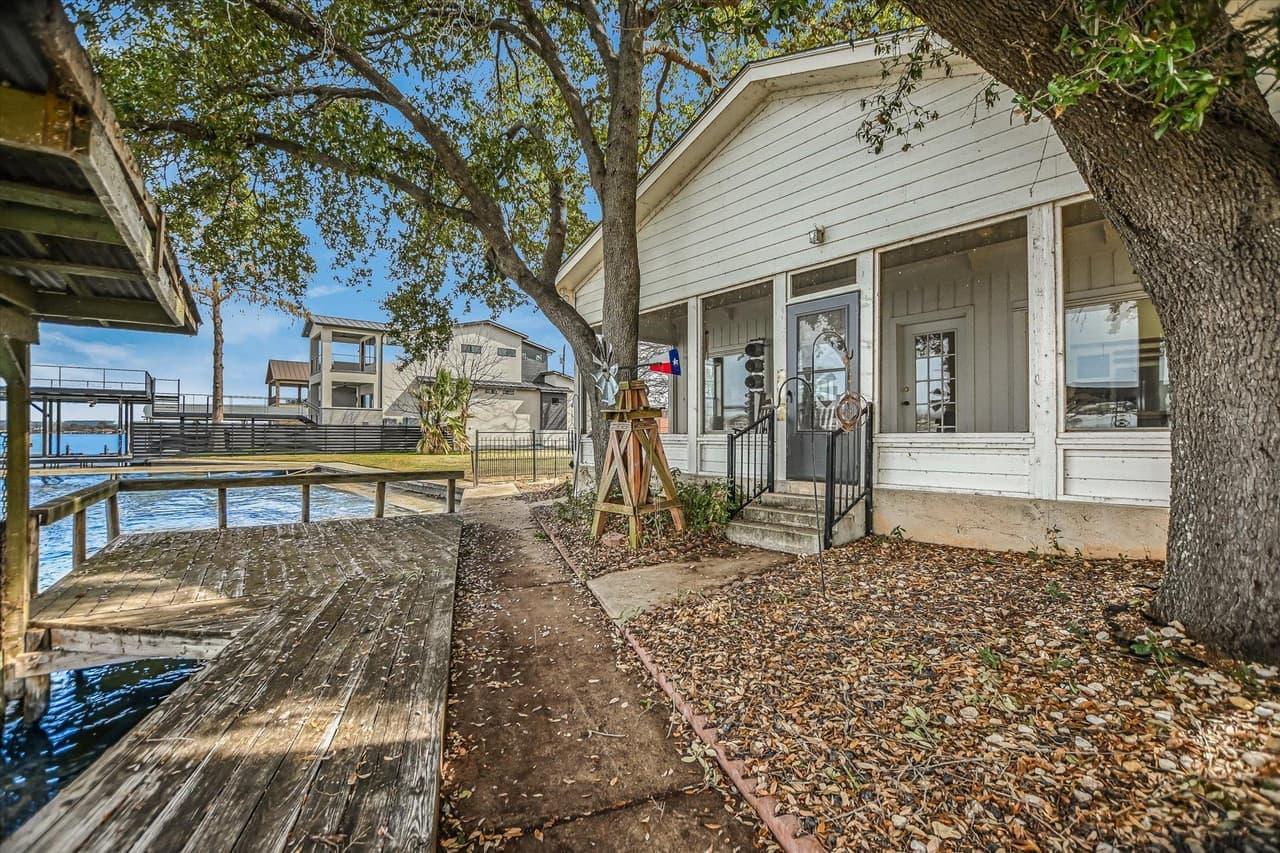 1018  Impala Dr photo 2