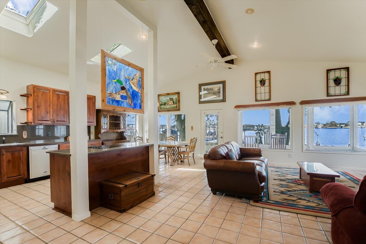 1018  Impala Dr photo 4