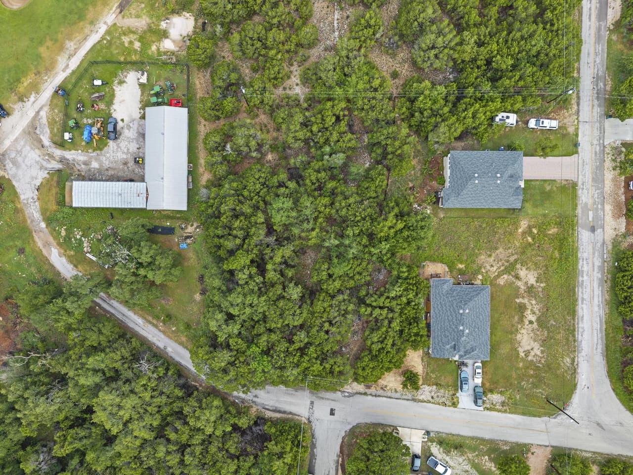 4602  Thunderbird Dr photo 3